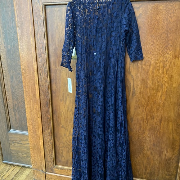 $640 Teri Jon by Rickie Freeman Lace Pintuck Gown size 4 . Missing Belt. - Picture 4 of 8
